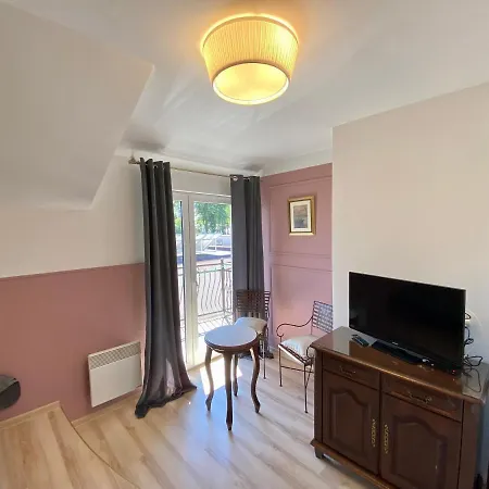 ベッド・アンド・ブレックファスト Atena ウェバ