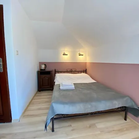 ベッド・アンド・ブレックファスト Atena ウェバ