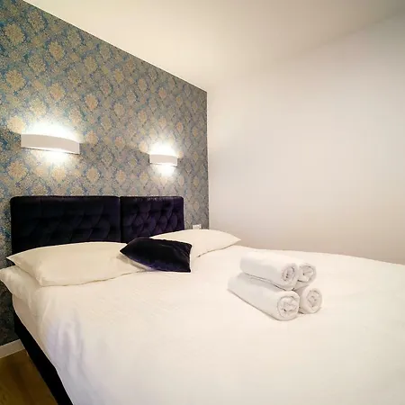 ベッド・アンド・ブレックファスト Atena 3*