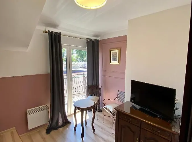 住宿加早餐酒店 Atena 莱鲍