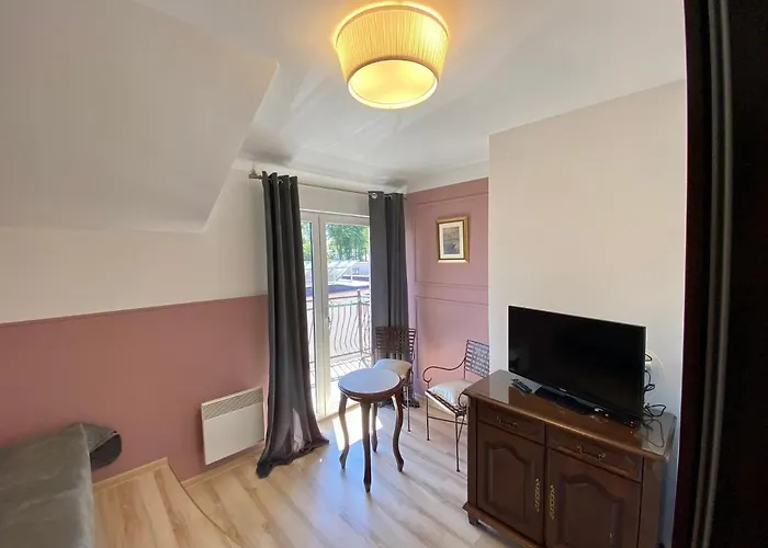 住宿加早餐酒店 Atena 莱鲍