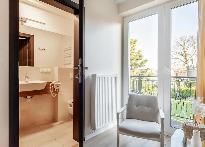 住宿加早餐酒店 Atena 莱鲍